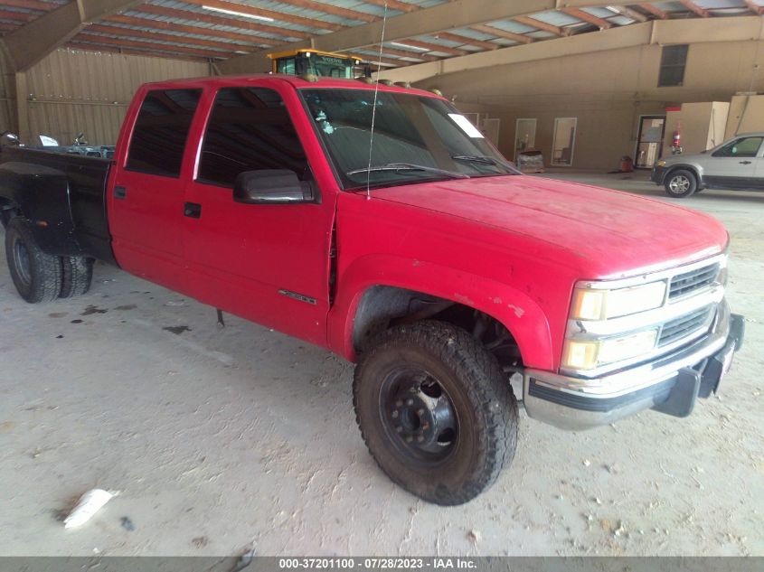 CHEVROLET C/K 3500 CREW CAB 1999. Lot# 37201100. VIN 1GCHK33F1XF065252. Photo 1
