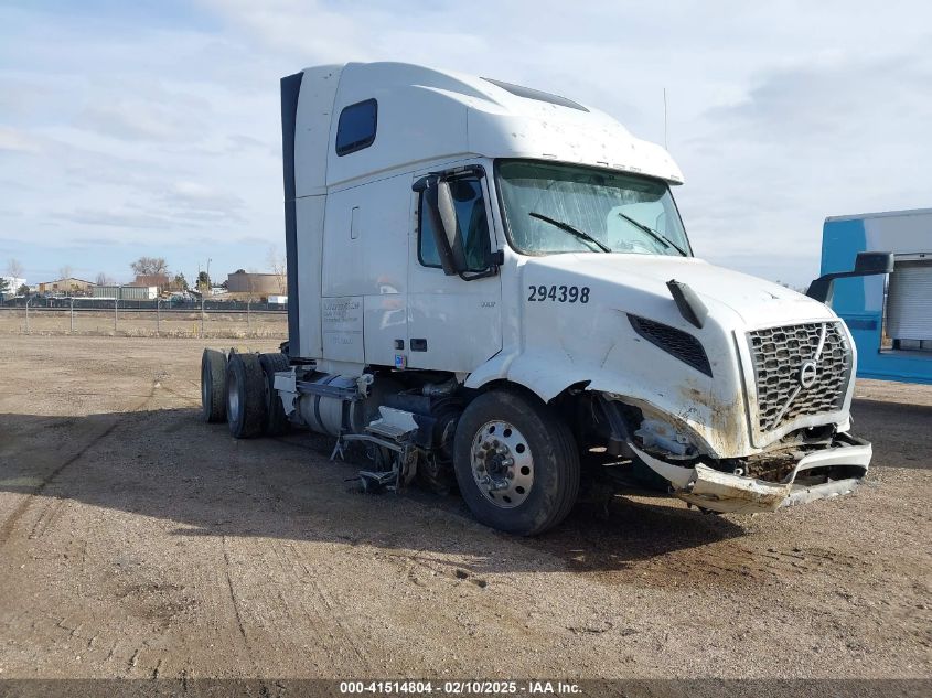 VOLVO VNR 2024. Lot# 41514804. VIN 4V4WC9EH1RN629758. Photo 1