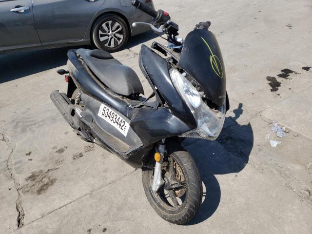 HONDA SCOOTER 2013. Lot# 53493442. VIN MLHKF1210D5001948. Photo 1